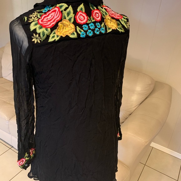 FLORAL BLACK SHIRTS WOMEN’S EMBROIDERED LONG SLEEVE BY VINTAGE COLLECTION - Picture 4 of 7